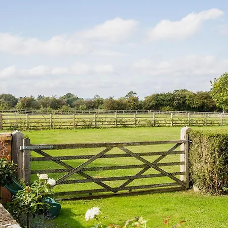 Smallbrook Cottage-2